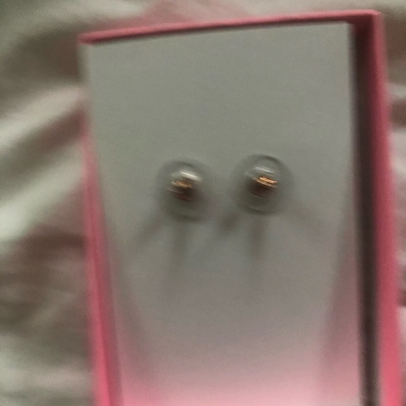 Earrings - Picture 2 of 3